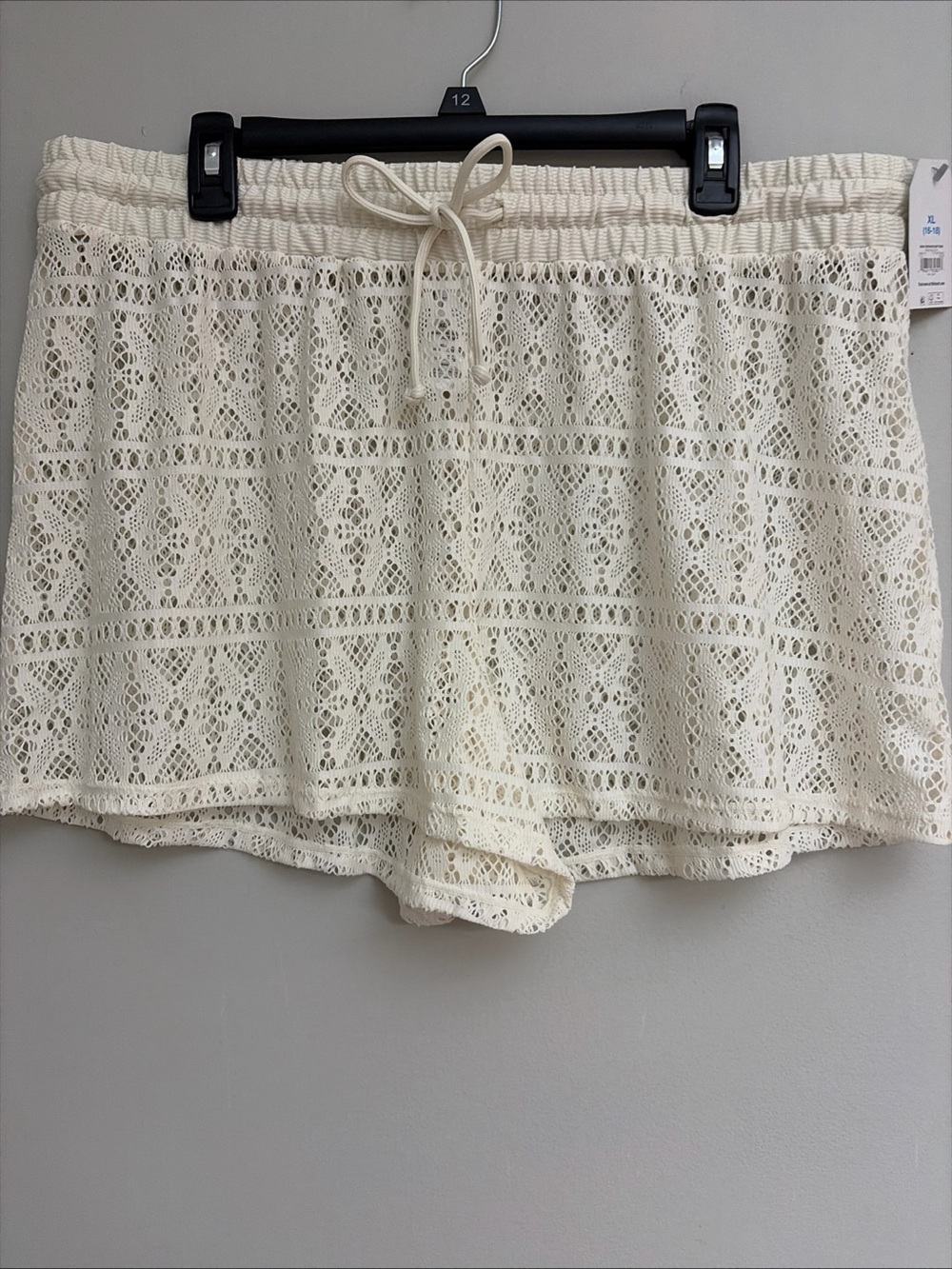 Time & tru New!Lace Drawstring cover up Beach Shorts - Cream sizeXL 16-18